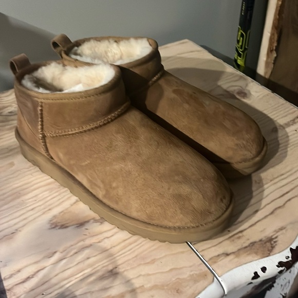 GREAT CONDITION UGG ULTRA MINI BOOTS SIZE 9 - Picture 1 of 7